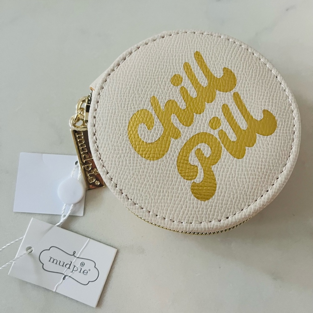 Mud Pie “Chill Pill” Pill Case. NWT